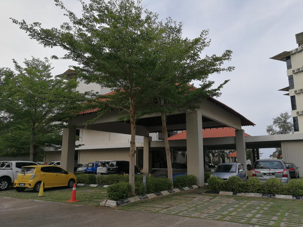 At Samsuria Apartment
